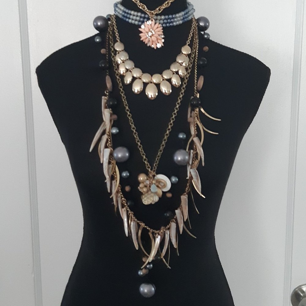Necklace Bundle  6 for  25$